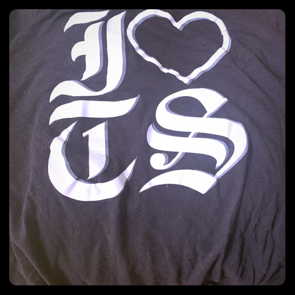 Small I <3 TS shirt from Reputation era- t swift